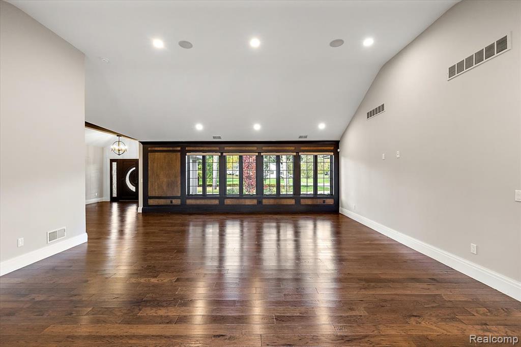 5741 Snowshoe Circle, Bloomfield Hills, MI 48301 — Photo 13
