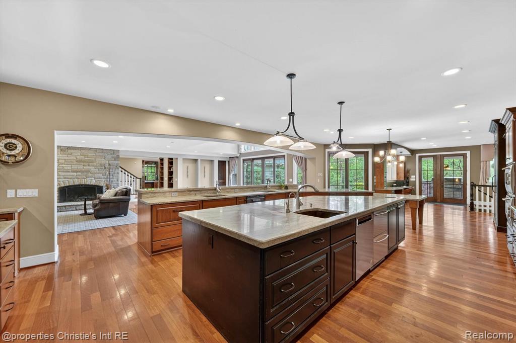 1330 Oxford Road, Beverly Hills, MI 48304 — Photo 18