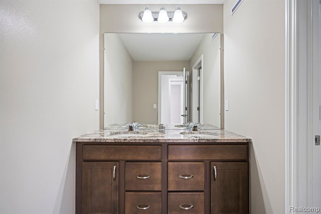 4021 NOTTINGHAM Circle, Clarkston, MI — Photo 9
