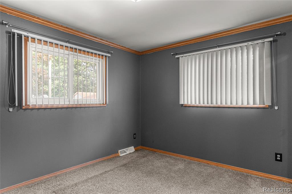4403 Harding Street, Dearborn Heights, MI 48125 — Photo 11