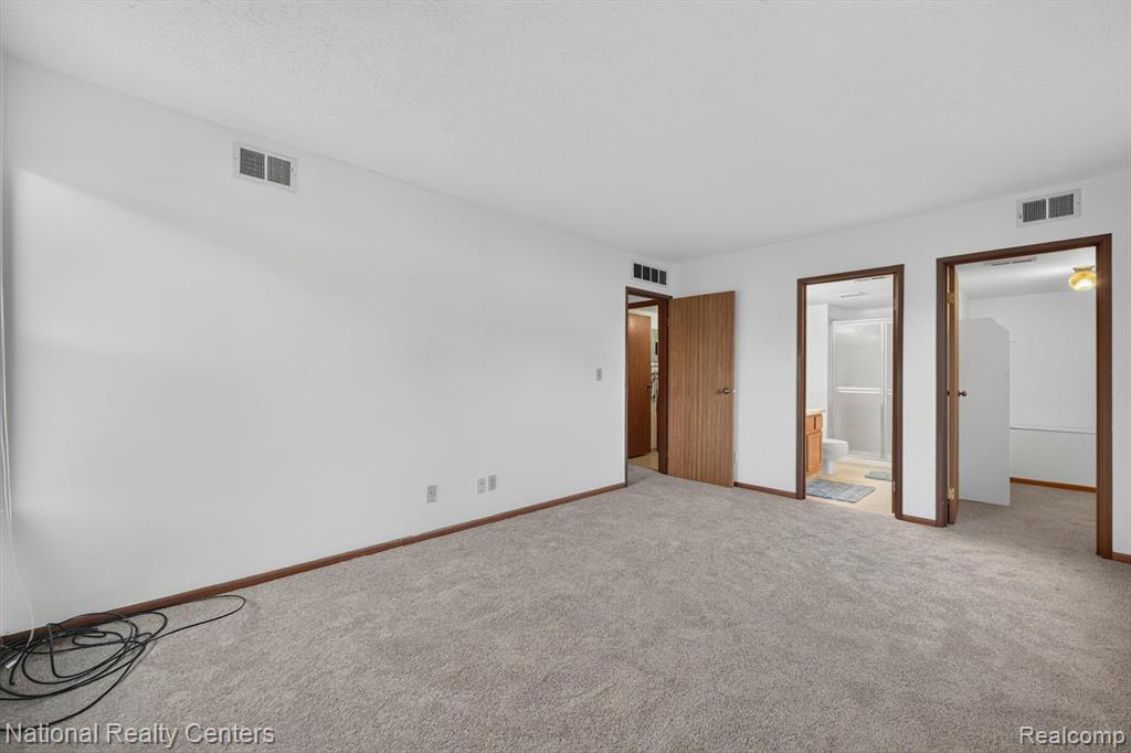 61171 Greenwood Drive, South Lyon, MI 48178 — Photo 27
