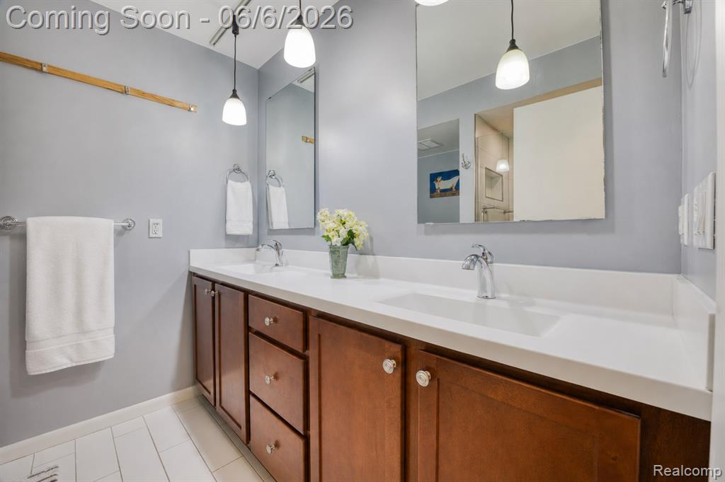 36275 Congress Road, Farmington, MI 48335 — Photo 4