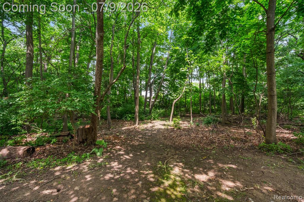 930 Little Hill Court, Rochester Hills, MI 48307 — Photo 13