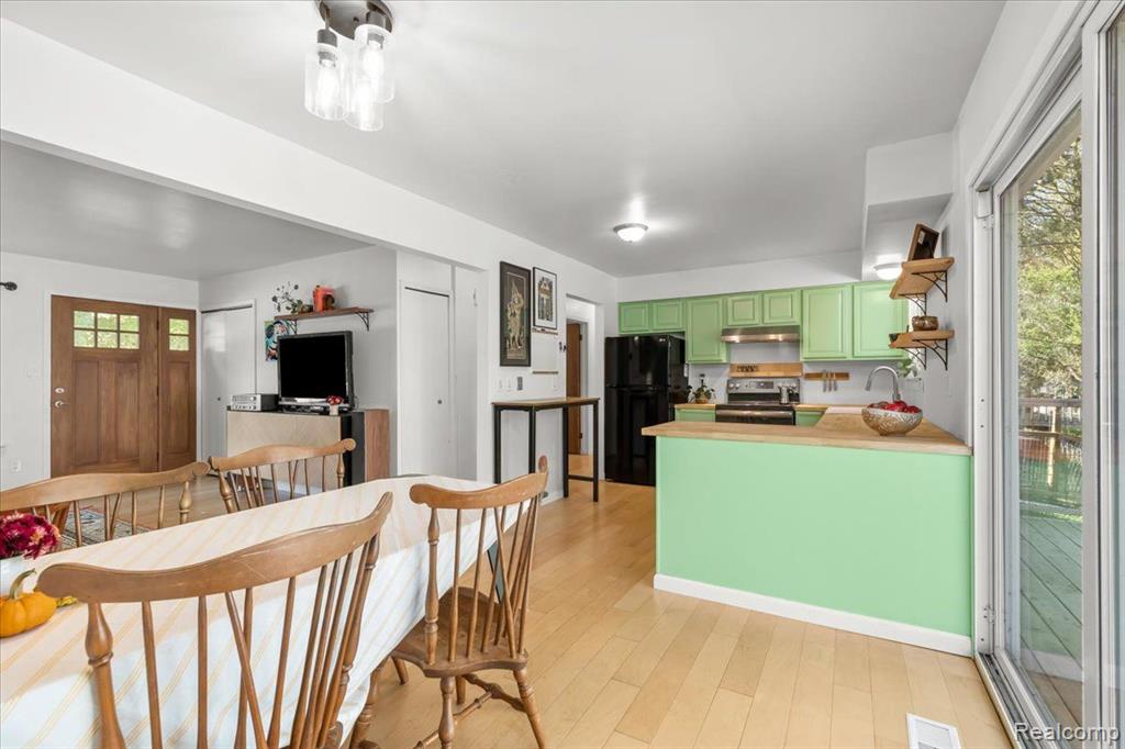 1960 VALLEY Drive, Ypsilanti, MI 48197 — Photo 9