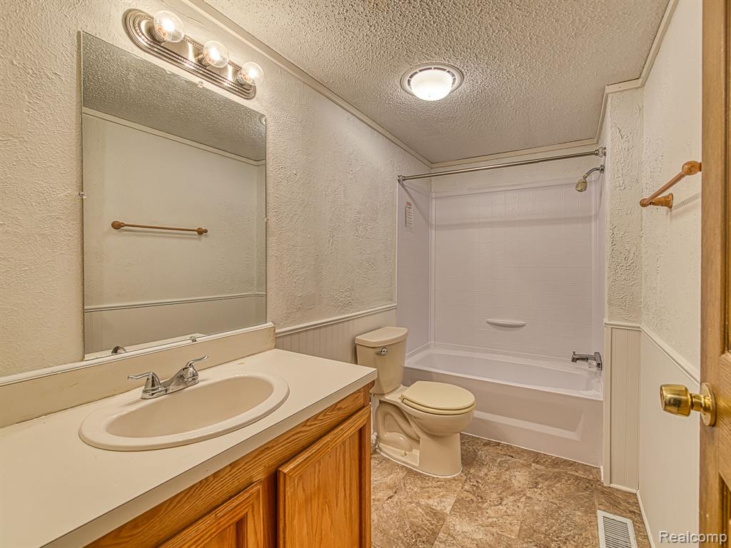 13749 Heritage Street, Carleton, MI 48117 — Photo 22