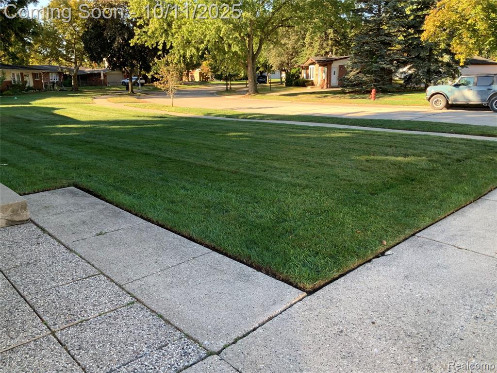 9130 E Bassett Court, Livonia, MI 48150 — Photo 7