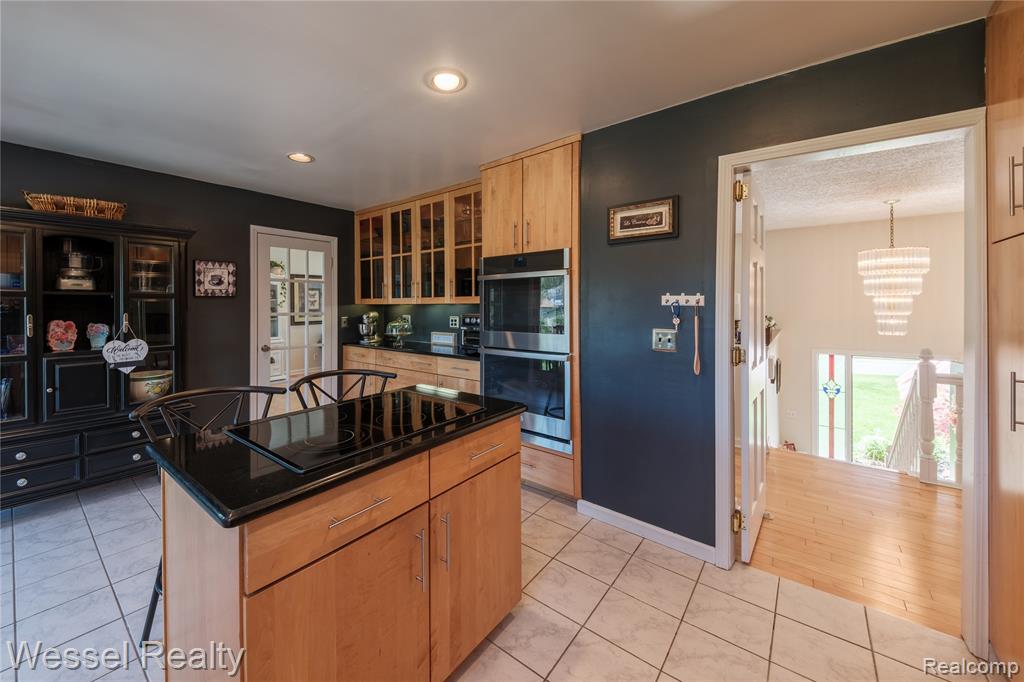 117 Coachlamp Road, Rochester, MI 48306 — Photo 17