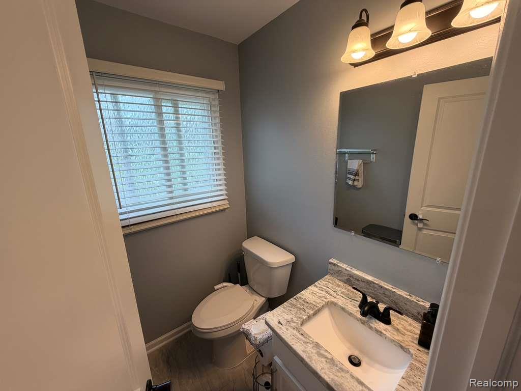 4803 Crestbrook Drive, Waterford, MI 48328 — Photo 7