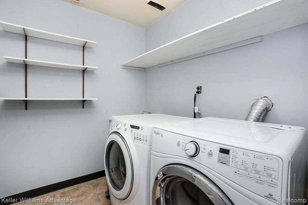 46671 BARRINGTON, Plymouth, MI 48170 — Photo 32