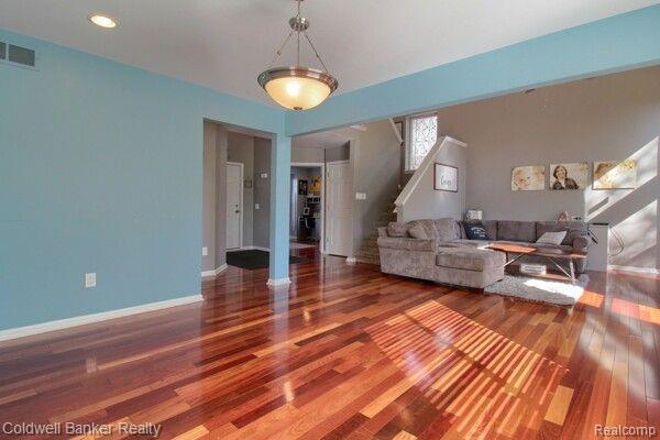 43807 S TIMBERVIEW Drive, Belleville, MI 48111 — Photo 10