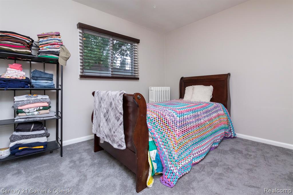 4417 BEDFORD Street, Dearborn Heights, MI 48125 — Photo 15