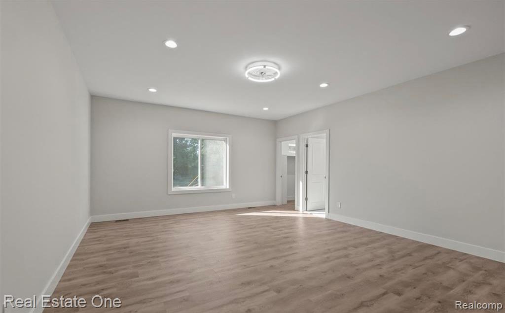 5636 Paris Drive, Sterling Heights, MI 48310 — Photo 11