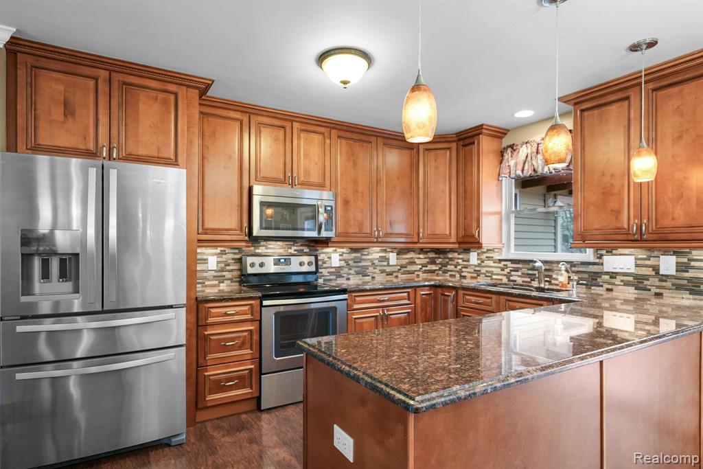 92 MICHIGAN Avenue, Marysville, MI 48040 — Photo 6