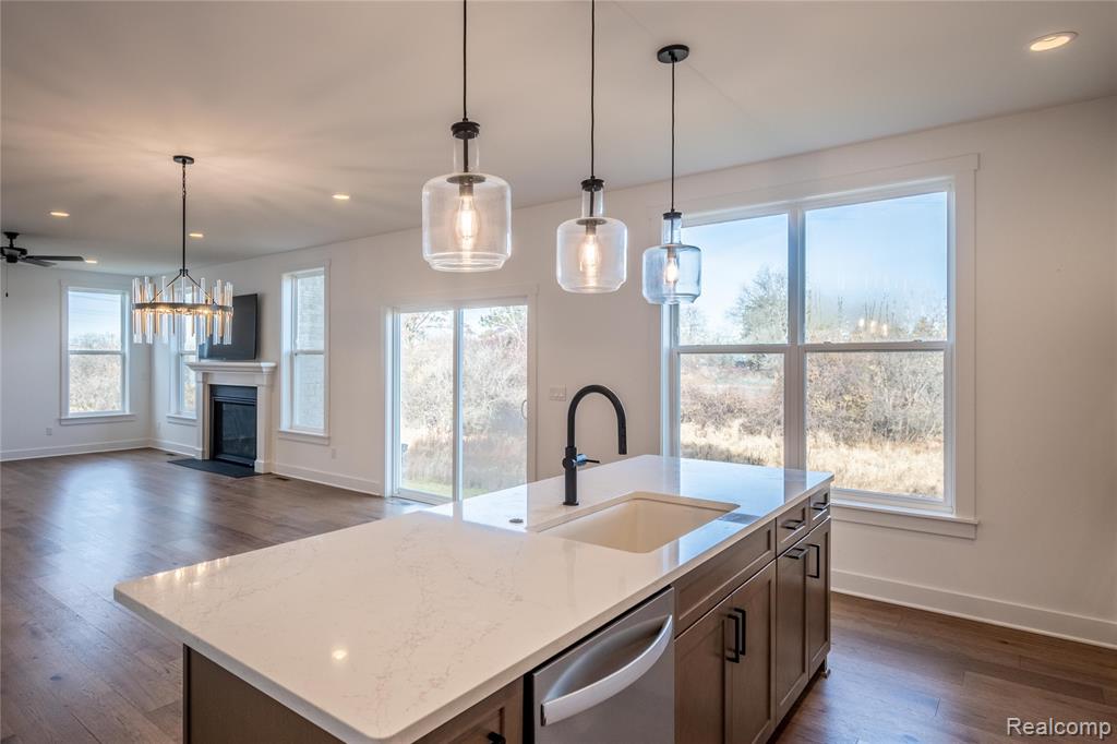 5556 Hobart Court, West Bloomfield, MI — Photo 15