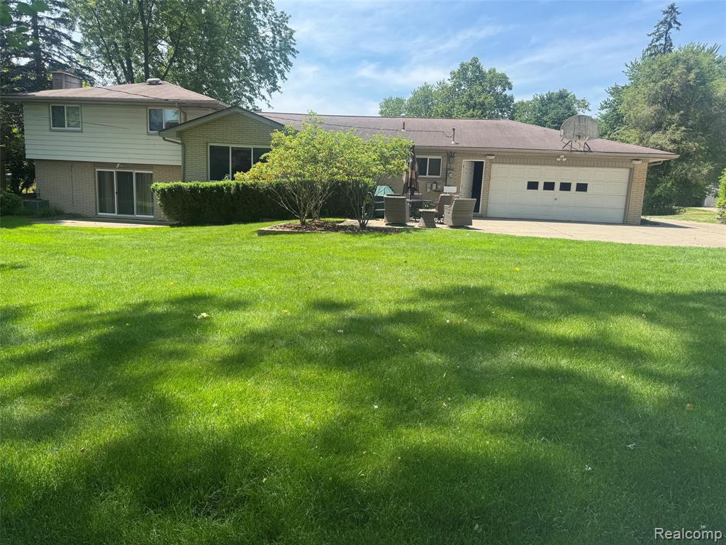 6925 Windham Lane, Bloomfield Hills, MI 48301 — Photo 40