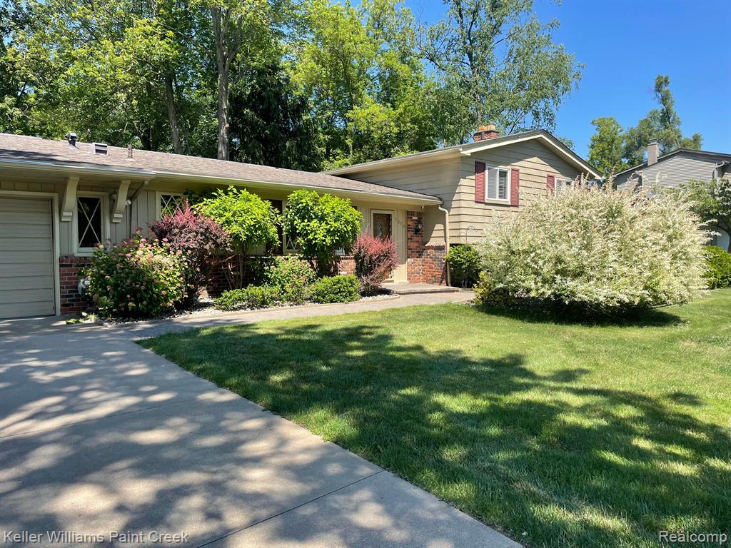 7374 WOODRIDGE Road, West Bloomfield, MI — Photo 30