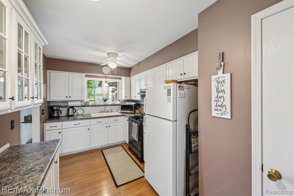12132 Lexington Drive, 2, South Lyon, MI 48178 — Photo 8