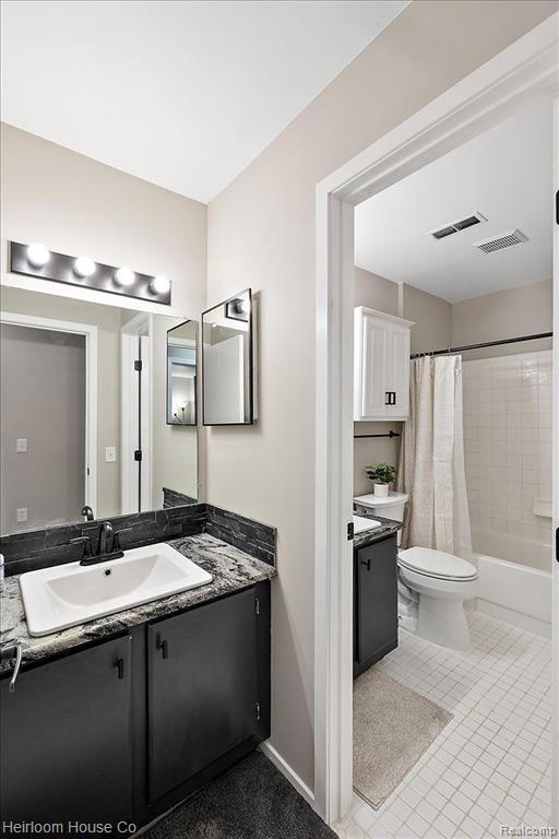 423 WATER TOWER Circle, 100, Brighton, MI 48116 — Photo 16