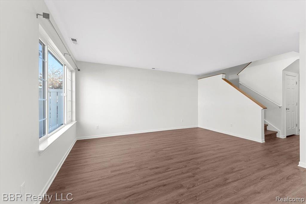 24007 FAIRLANE Boulevard, Woodhaven, MI 48183 — Photo 5