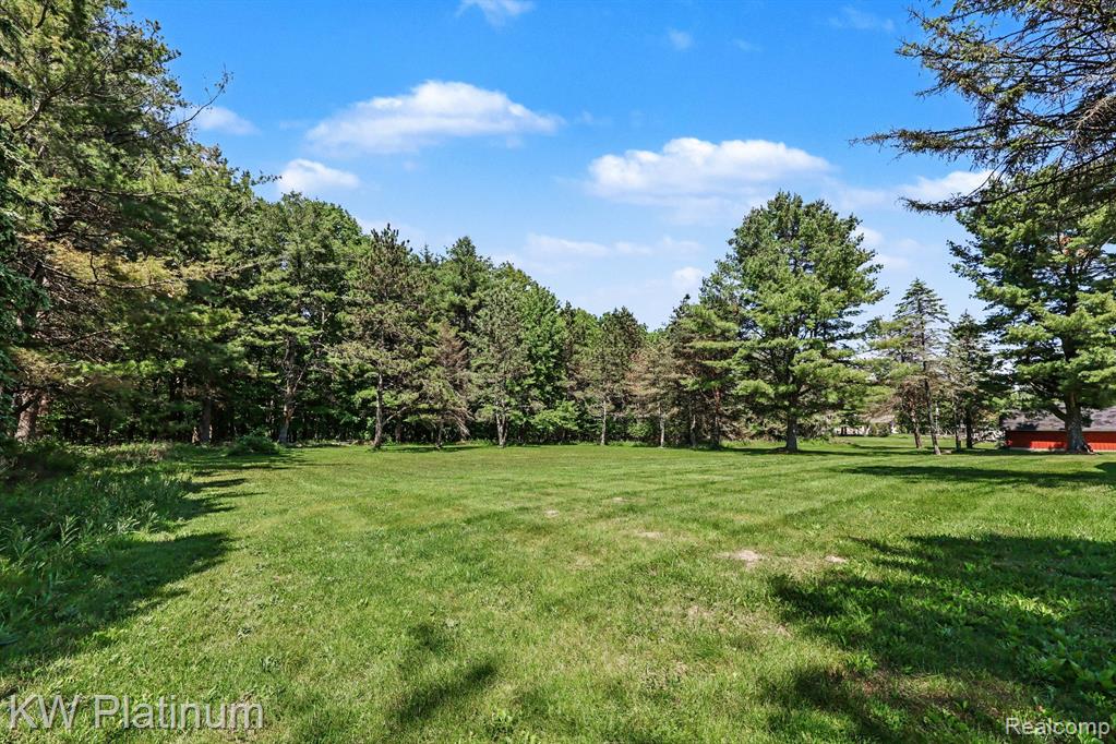 9474 Bartel Road, Columbus, MI — Photo 29