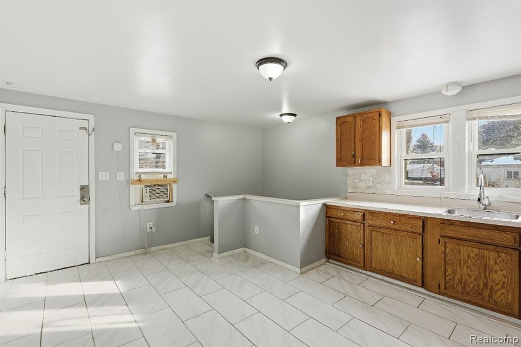 5315 Edgewood Street, Dearborn Heights, MI 48125 — Photo 5