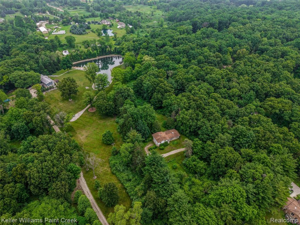 4464 Foxwood Drive, Milford, MI 48380 — Photo 37