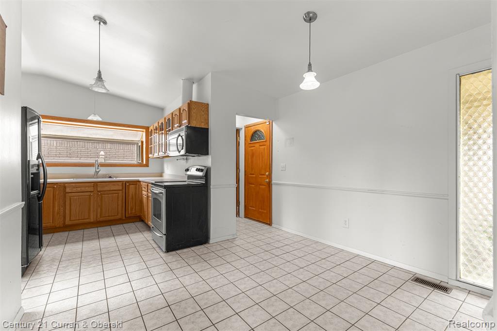 12345 Bedford Drive, Southgate, MI 48195 — Photo 8