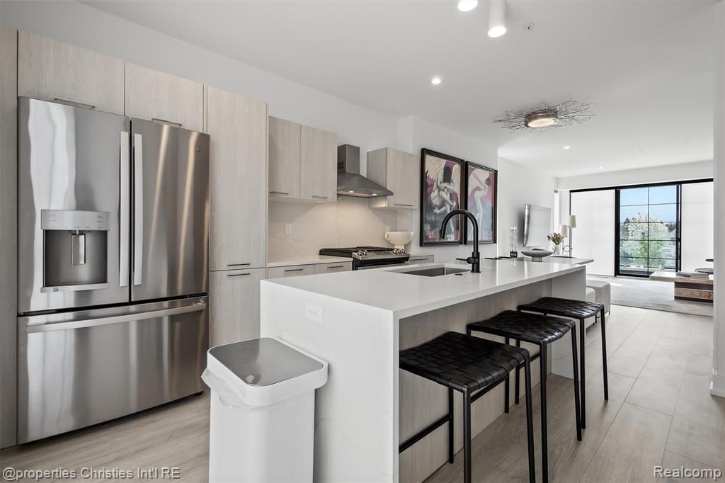 533 E Harrison Avenue, 35, Royal Oak, MI 48067 — Photo 7