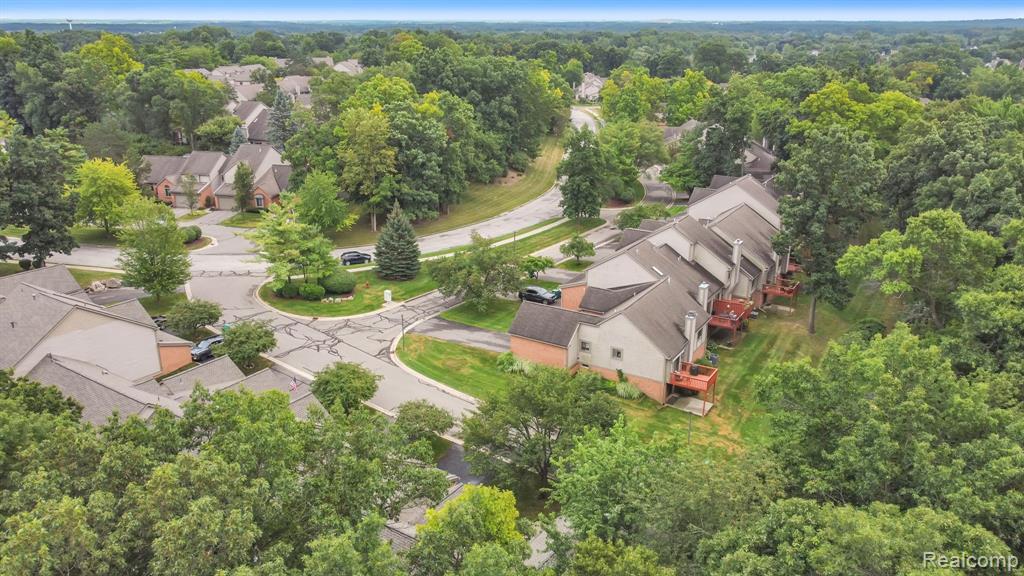 860 Woodridge Hills Drive, 95, Brighton, MI 48116 — Photo 36