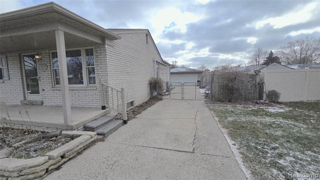 41174 Bernard Drive, Sterling Heights, MI 48313 — Photo 5