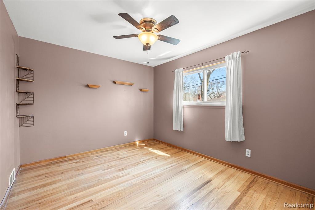 8138 Hillcrest Boulevard, Westland, MI — Photo 11