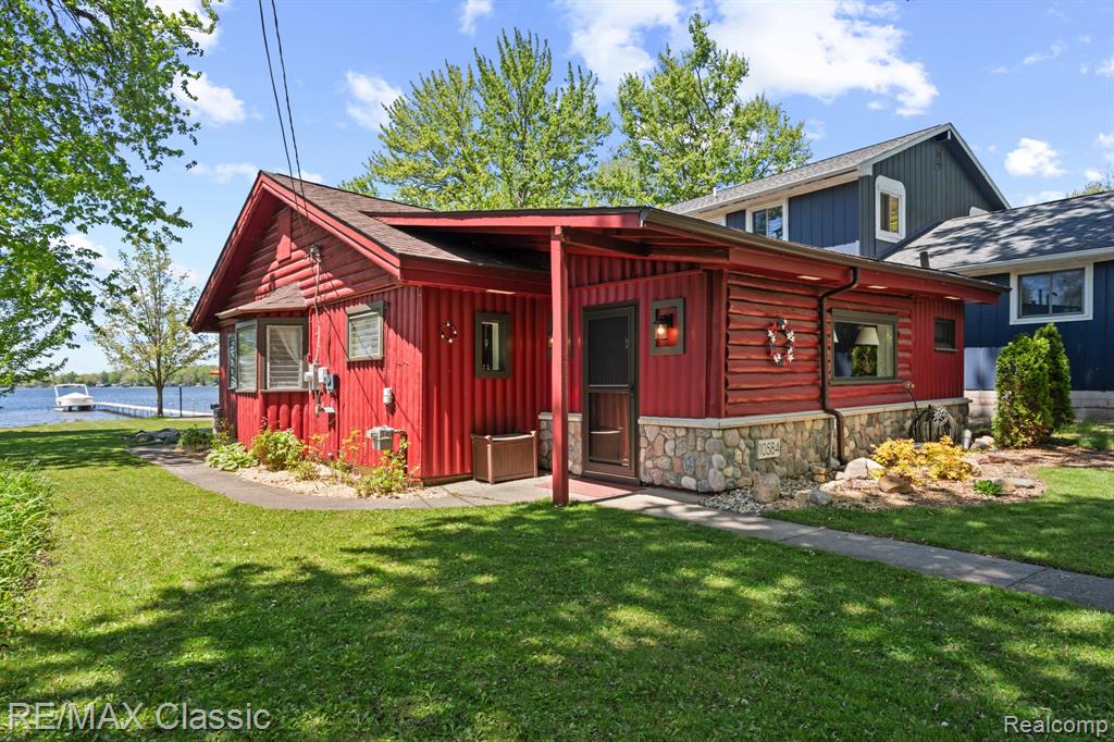 10584 Bob White Beach Boulevard, Whitmore Lake, MI 48189 — Photo 15