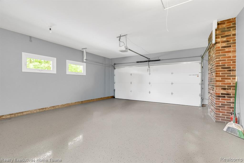 10990 Smiths Creek Road, Memphis, MI — Photo 35