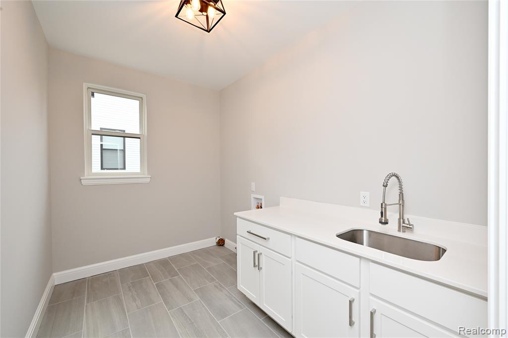 486 Green Hill Lane, Lake Orion, MI — Photo 18