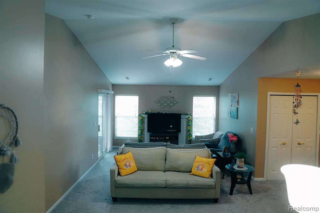 44840 MARIGOLD Drive, Sterling Heights, MI 48314 — Photo 8