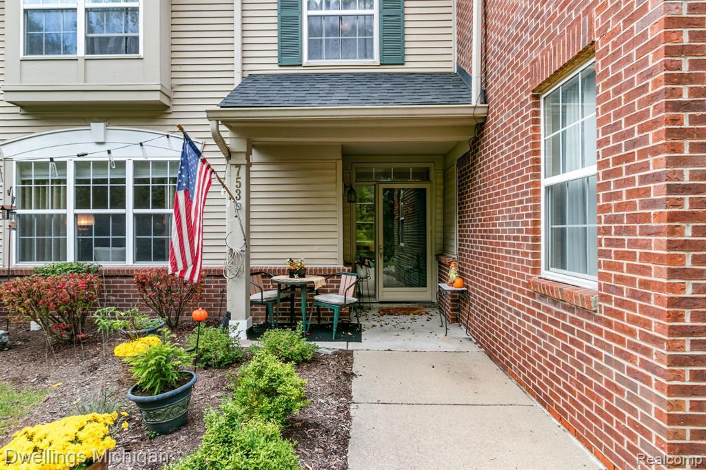 753 ABBINGTON, Howell, MI 48843 — Photo 2