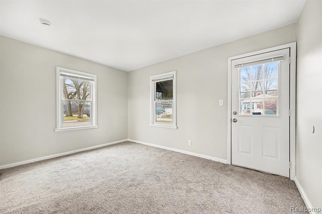 22570 Tulane Avenue, Farmington, MI 48336 — Photo 3