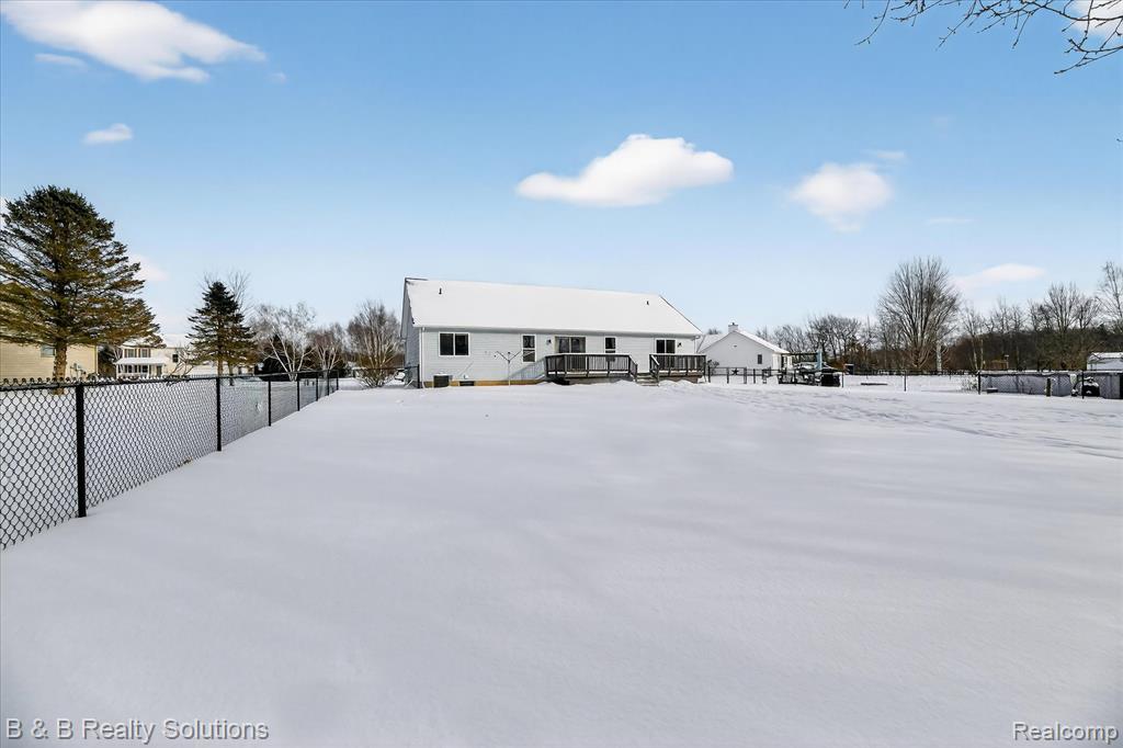 5769 Cobblestone Drive, North Branch, MI 48461 — Photo 37