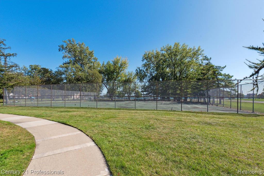 3320 SPINNAKER Lane, 11B, Detroit, MI 48207 — Photo 32