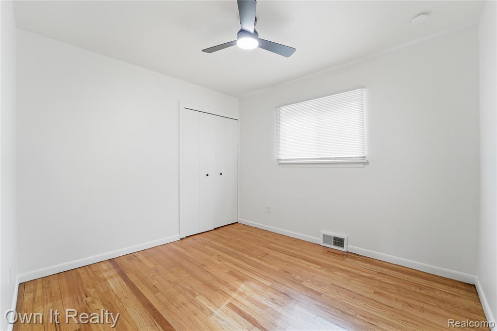 641 E Brockton Avenue, Madison Heights, MI 48071 — Photo 9