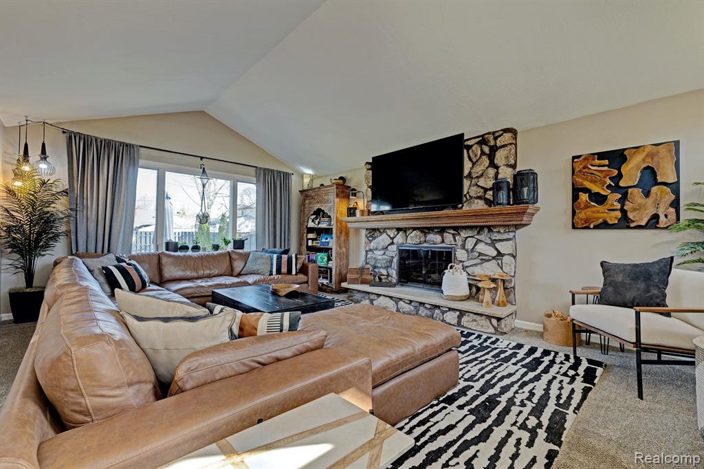 4704 CRUTCHFIELD Drive, Saginaw, MI 48638 — Photo 5