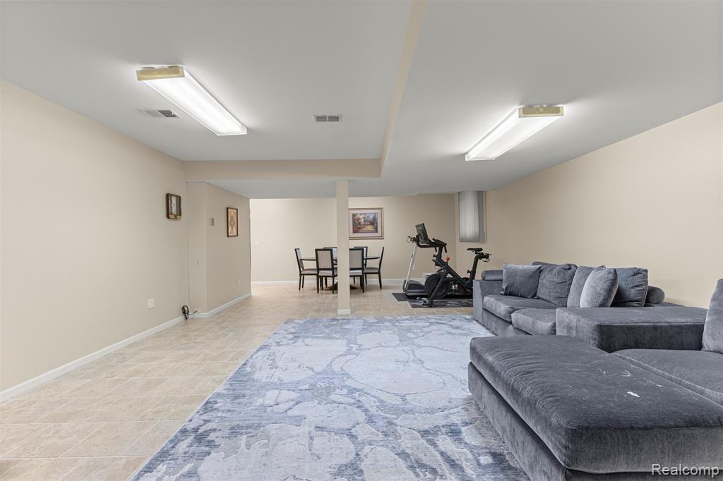 30060 Bristol Lane, Bingham Farms, MI 48025 — Photo 57