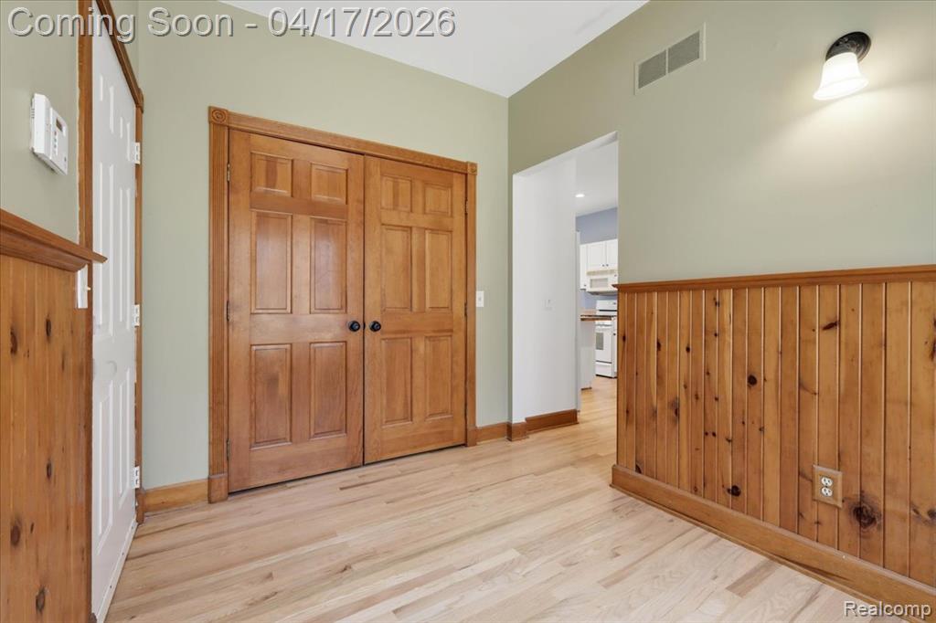 2222 S Hickory Ridge Trail, Milford, MI 48380 — Photo 13