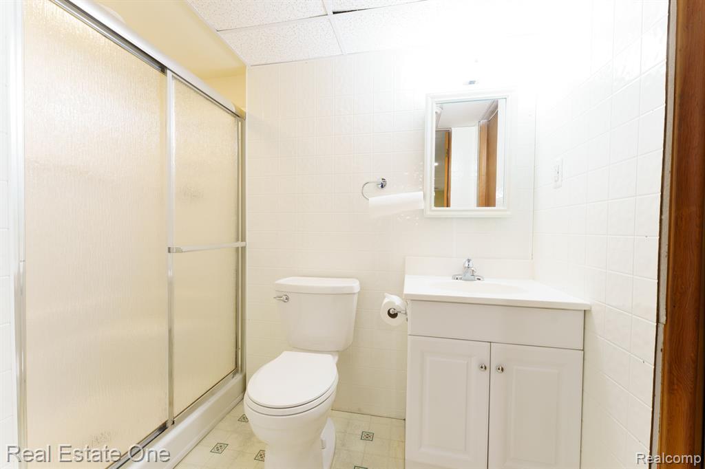 8744 SHARI Drive, Westland, MI — Photo 23