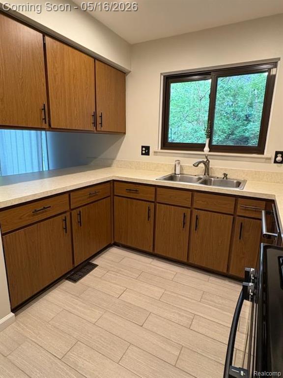 512 Victoria Square Boulevard, Brighton, MI 48116 — Photo 9