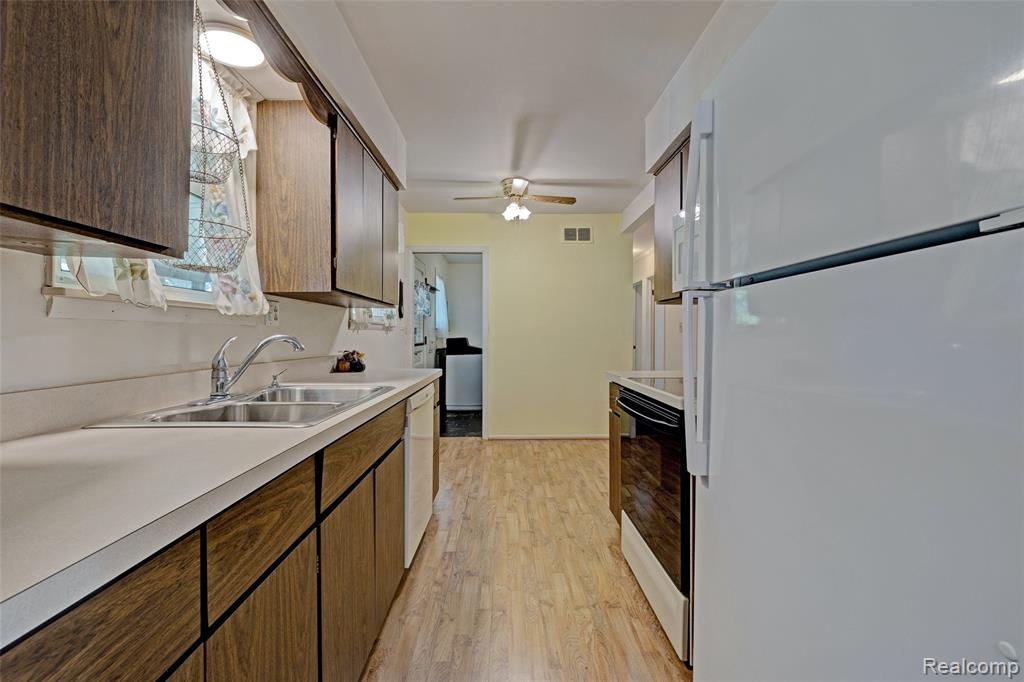 4730 Pinedale Avenue, Clarkston, MI — Photo 10