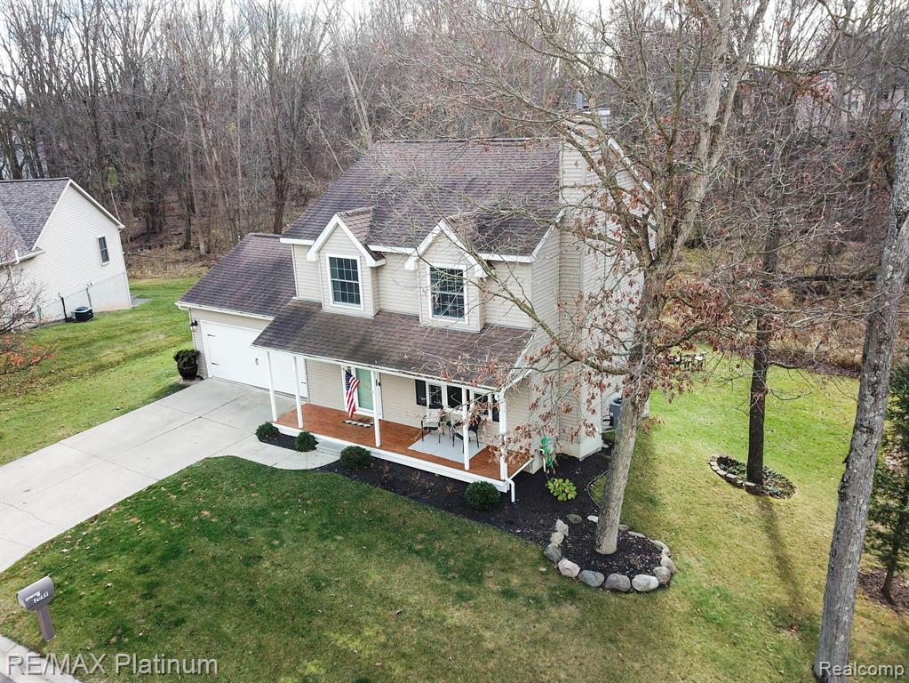 2049 LAUREL OAK Drive, Howell, MI 48855