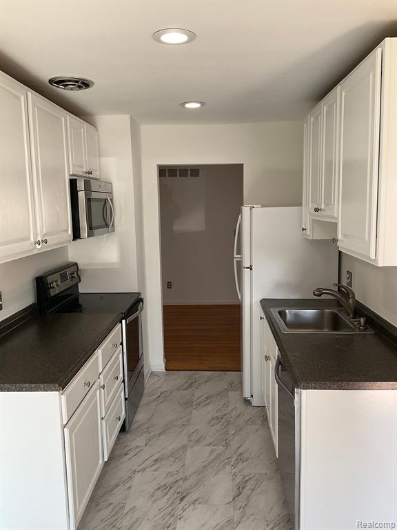 8401 18 MILE Road, 19, Sterling Heights, MI 48313 — Photo 5
