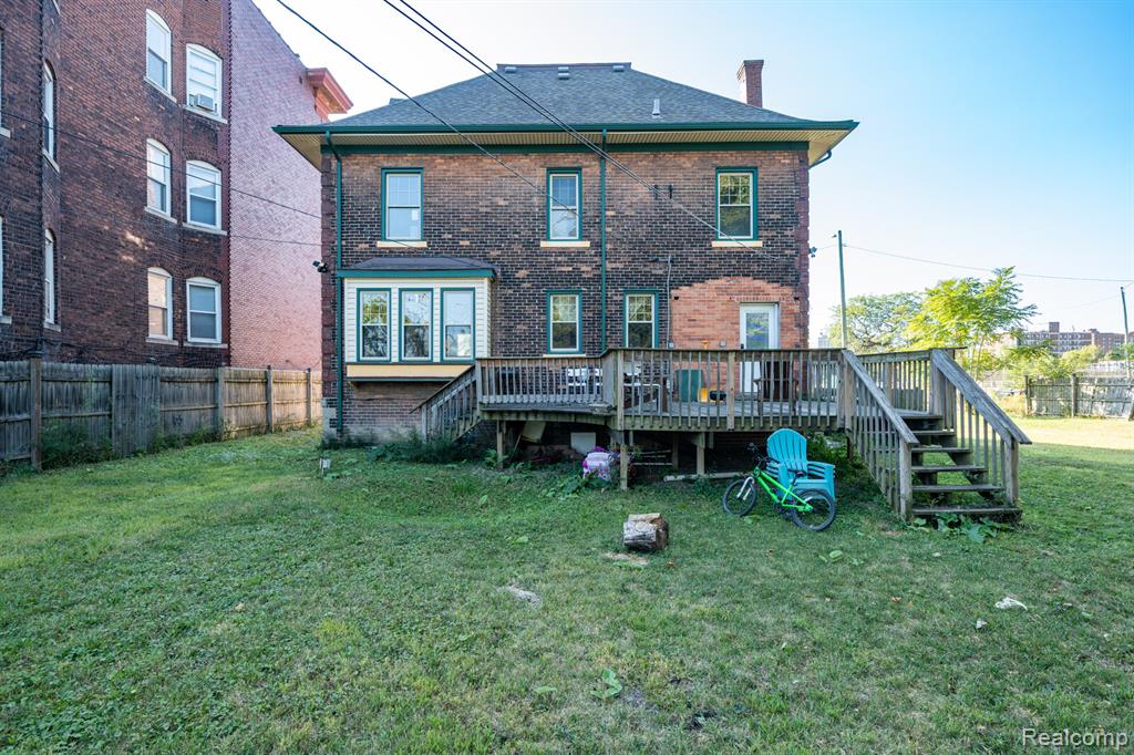 243 E Edsel Ford, Detroit, MI 48202 — Photo 46