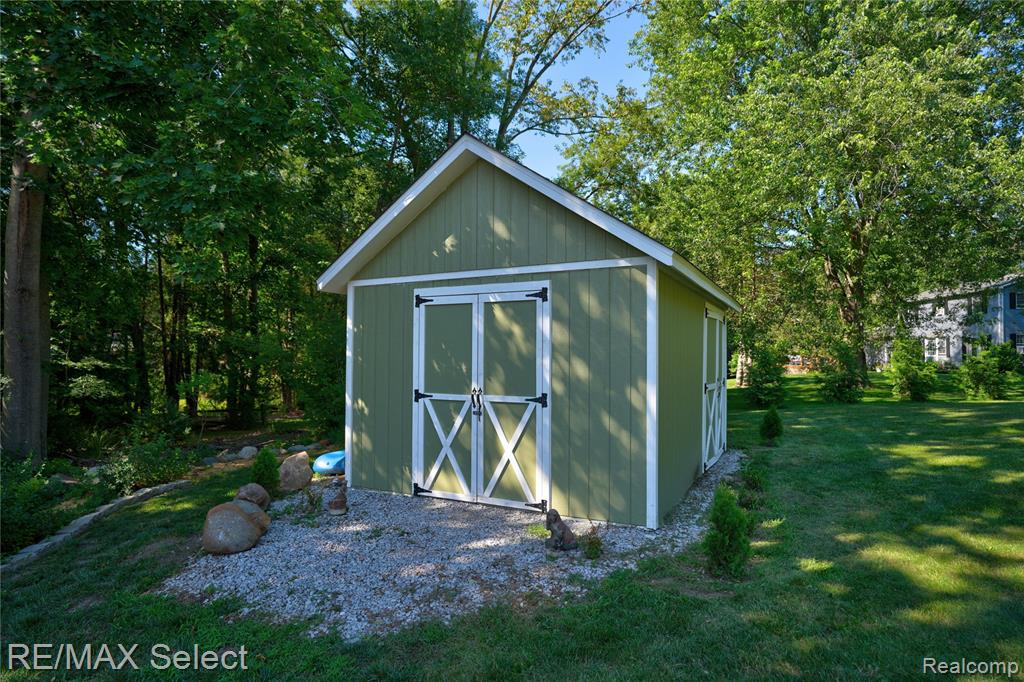 2456 N Tipsico Lake Road, Hartland, MI 48353 — Photo 65